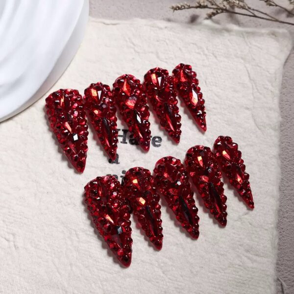 Full diamond red diamond inlaid nail art